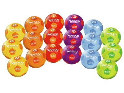 Zoom bild av Ultra soft FOOTBALL MAXI PACKUltra soft Size 3 FOOTBALLS