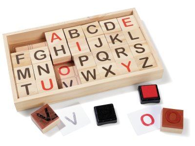 Zoom bild av CASE OF WOODEN STAMPS + INK PAD Upper case alphabet