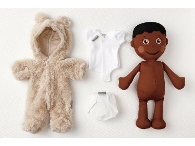 Zoom bild av SWEETY BABY Amadou can dress himself